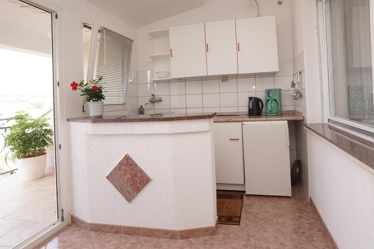 Apartments Mare Trogir Buitenkant foto