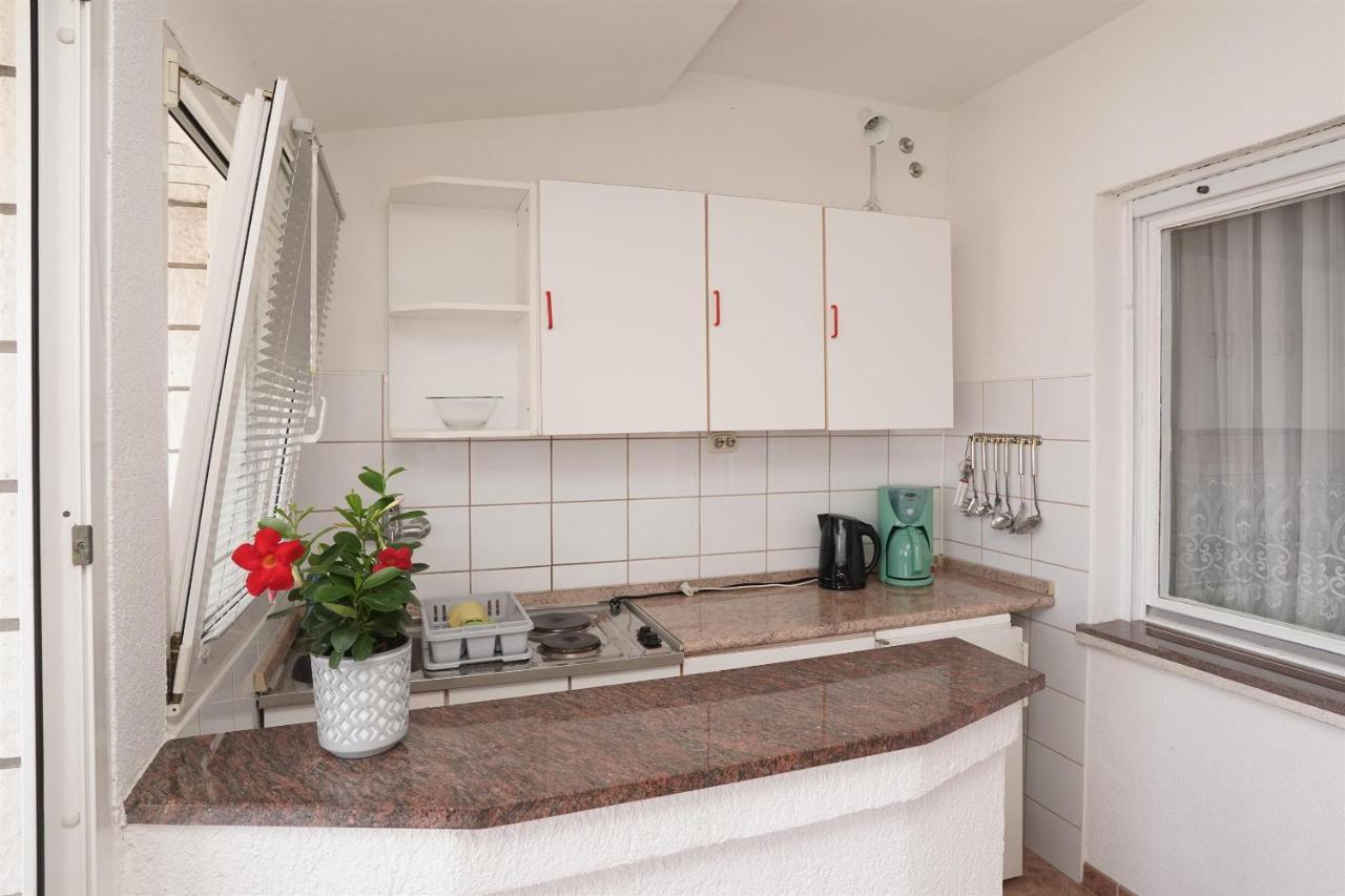Apartments Mare Trogir Buitenkant foto