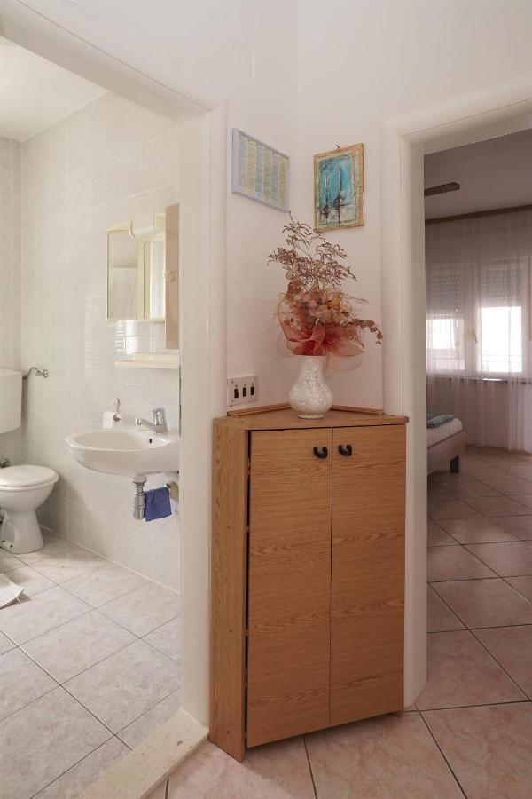 Apartments Mare Trogir Kamer foto