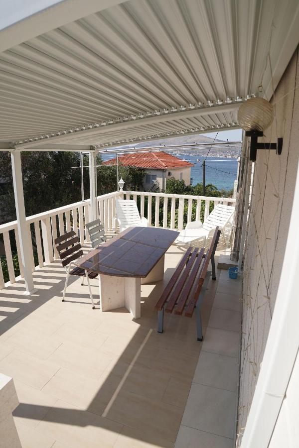 Apartments Mare Trogir Buitenkant foto