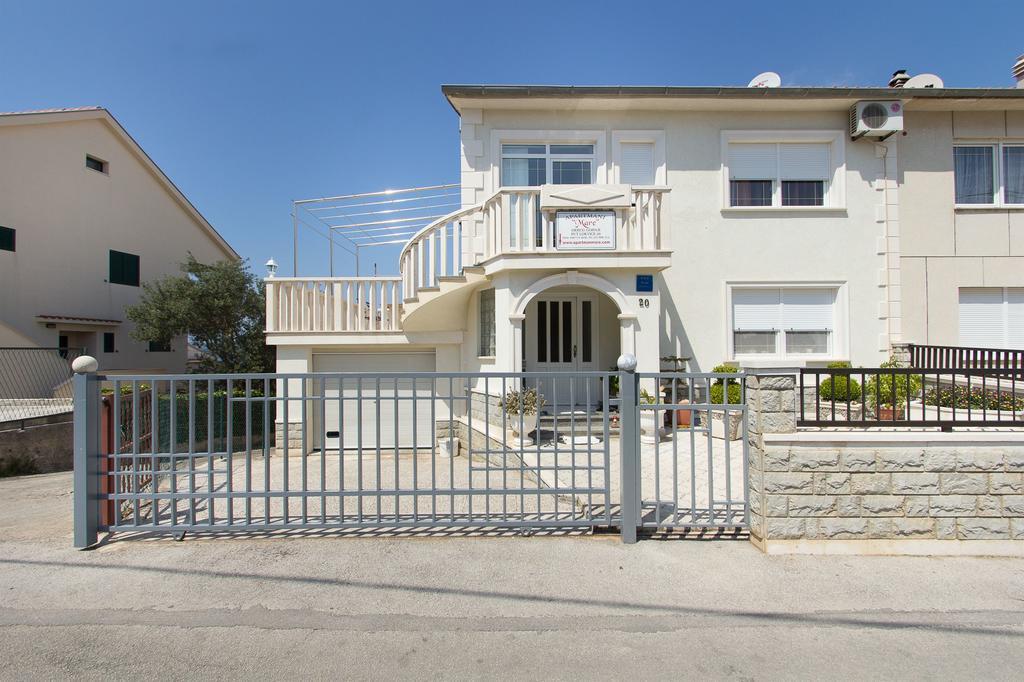 Apartments Mare Trogir Buitenkant foto